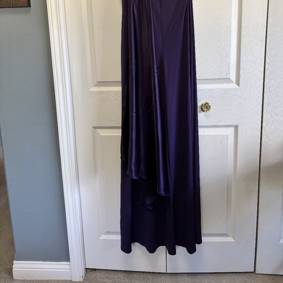 Elegant Purple One-Shoulder Gown with Draped Cape Overlay  Formal Evening Dress - Picture 4 of 4